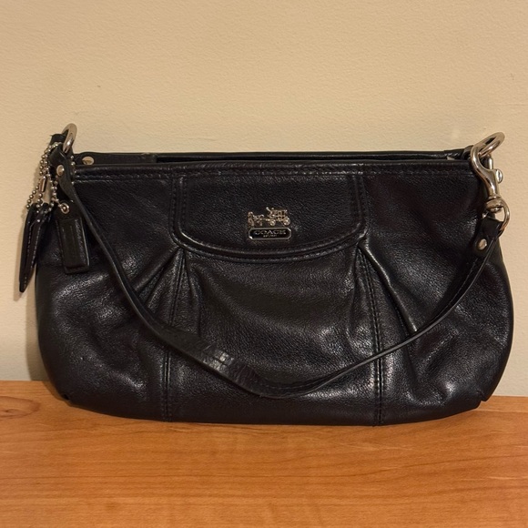 Coach Wristlet - Picture 1 of 8